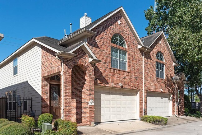 Building Photo - 6222 Skyline Dr