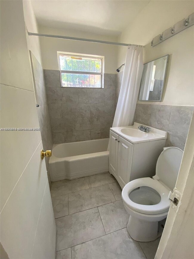 Foto del edificio - 170 NW 39th St