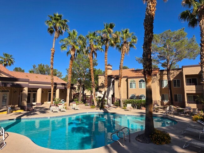Foto del edificio - Resort Style Condo At The Lakes