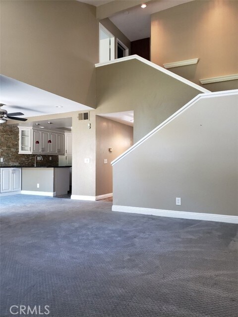 Building Photo - 189 Stanford Ct