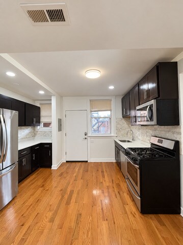 Foto del edificio - 3508 N Lawndale Ave