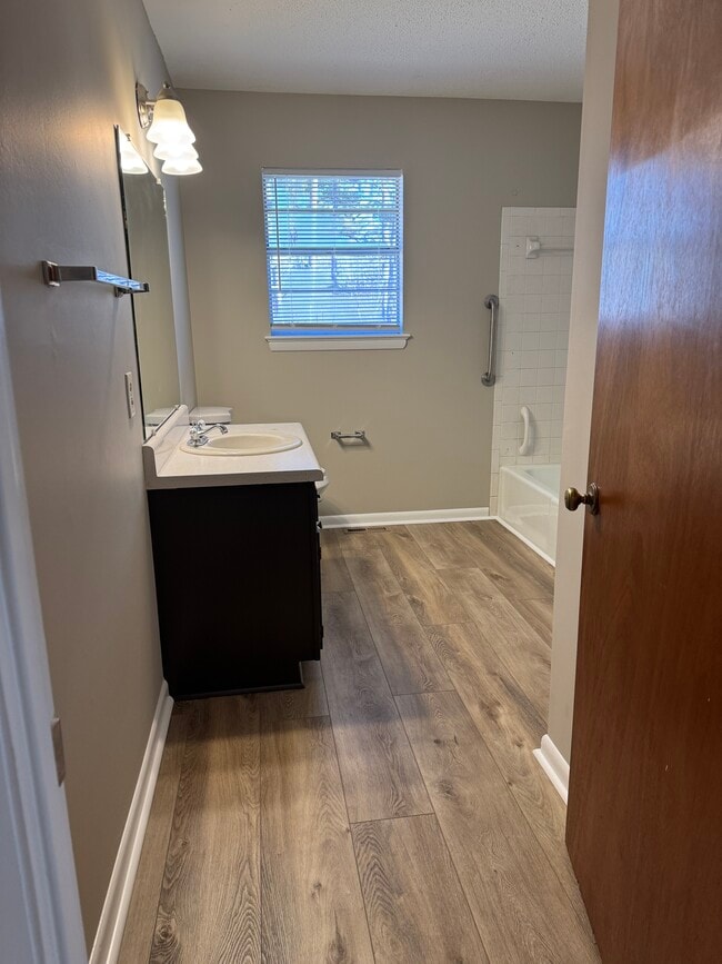 Building Photo - 1077 Bandy Ln