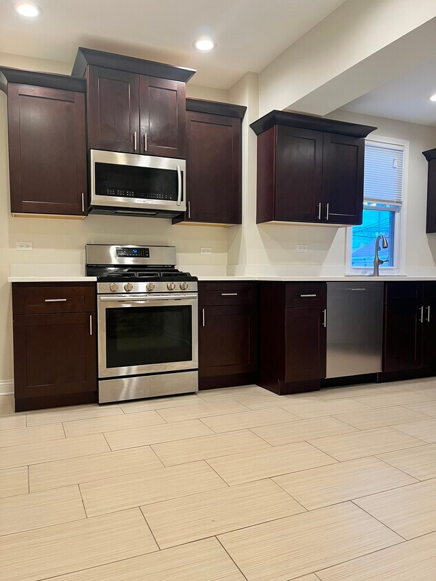 Foto principal - 3145 N Lamon Ave