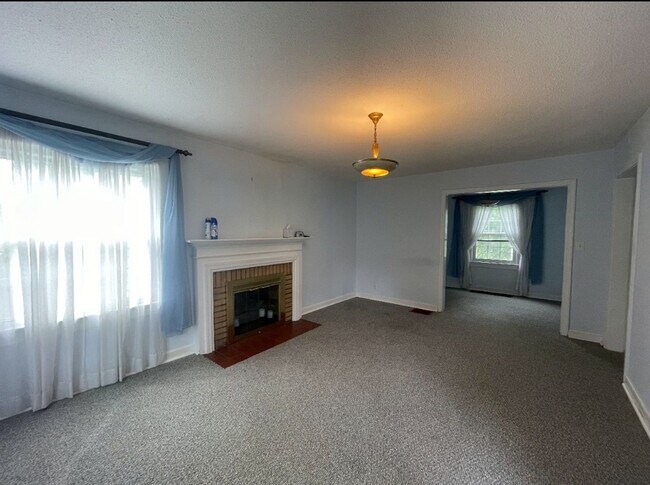 Foto del edificio - Charming 2-3 bedroom cottage for rent!