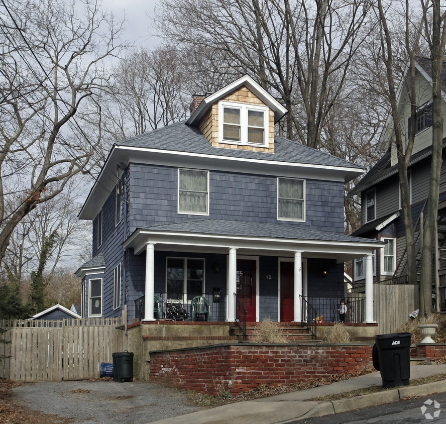 15 Highland Ave, Northport, NY 11768 Apartments in Northport, NY