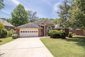 Building Photo - 241 Bainbridge Dr