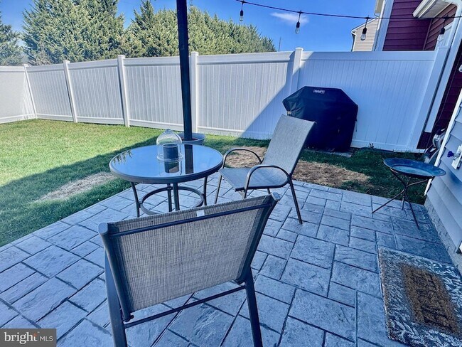 Foto del edificio - 576 Thumper Dr