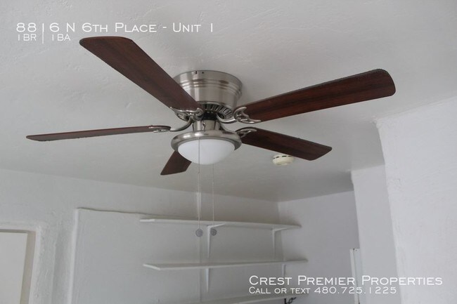 Foto del edificio - 8816 N 6th Place