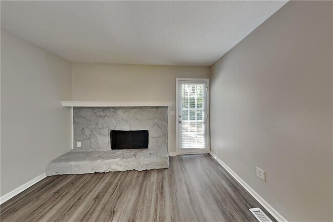 Foto del edificio - 6319 Sherrian St