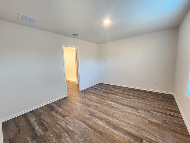 Building Photo - 1309 Brook Ln