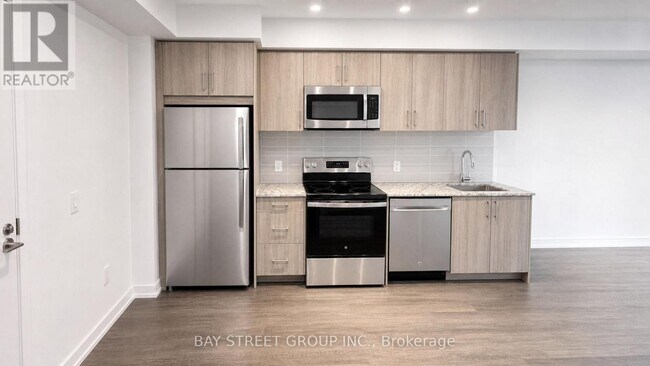 Photo du bâtiment - 4010 Eglinton Ave W