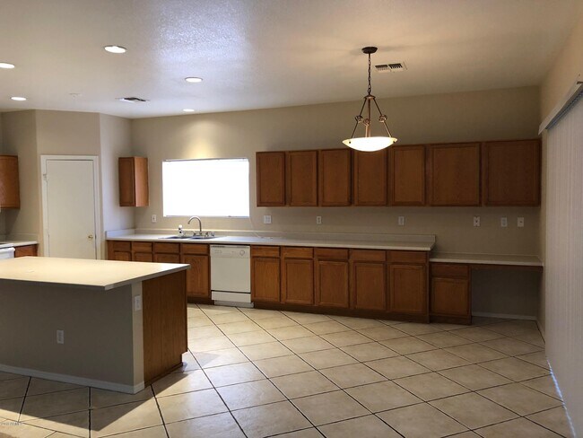 Building Photo - 4607 N 93rd Ave