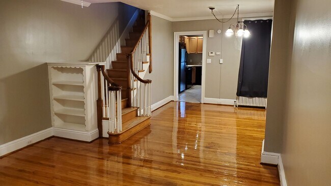 Foto del edificio - 4 Bedroom House Parking York City