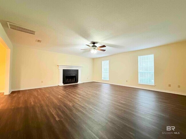 Foto del edificio - 233 Ridgewood Dr