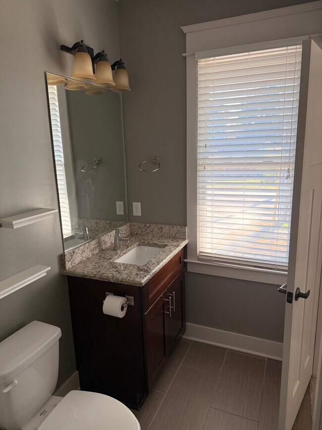 Foto del edificio - 414 Acklen Park Dr