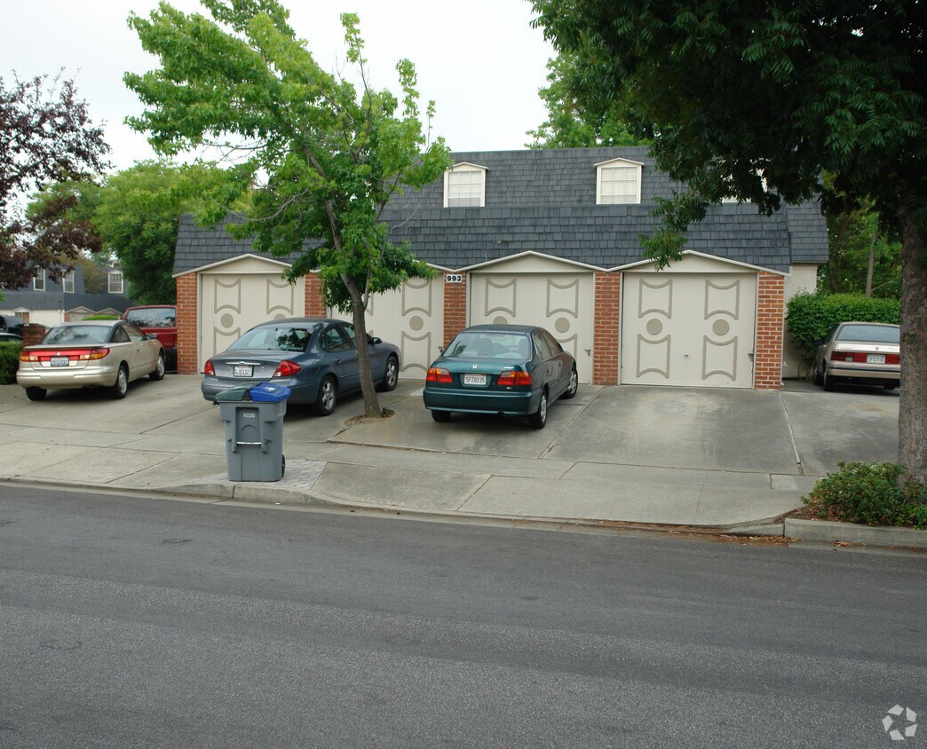 Primary Photo - 993 Mangrove Ave
