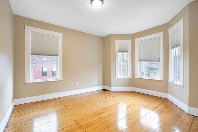 Building Photo - 199 Beacon St