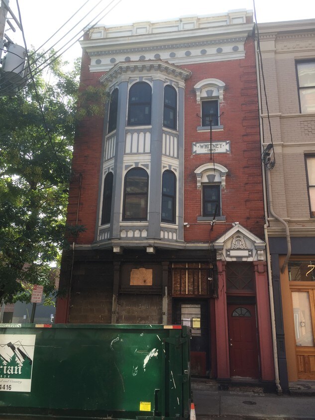 Primary Photo - 11 E 5th St