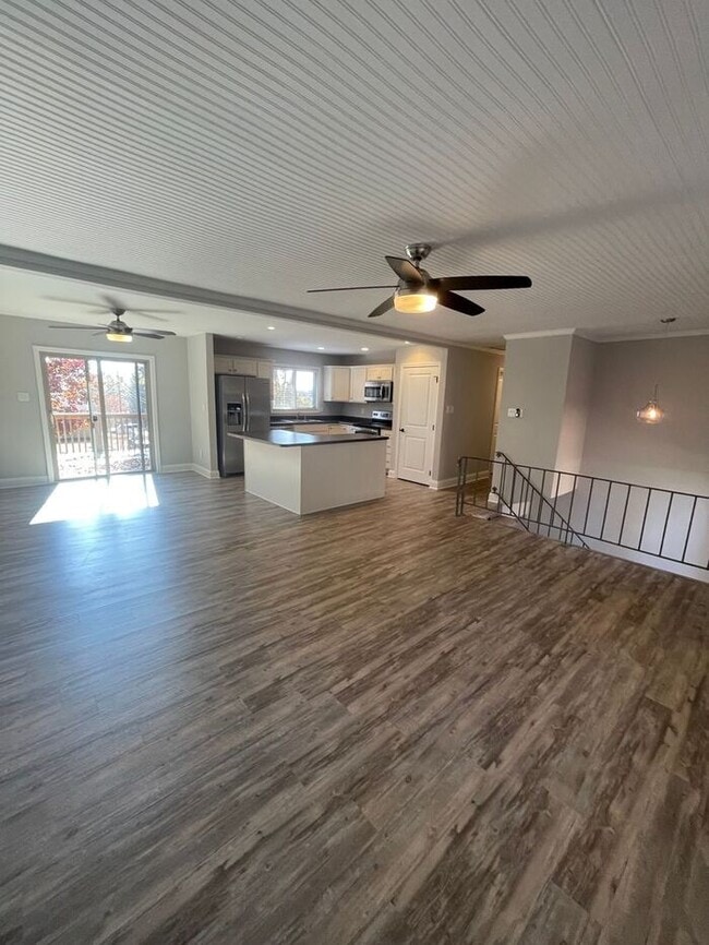 Photo - 4 Bedroom - 3 Bath Home with a 2 car garage in Farragut