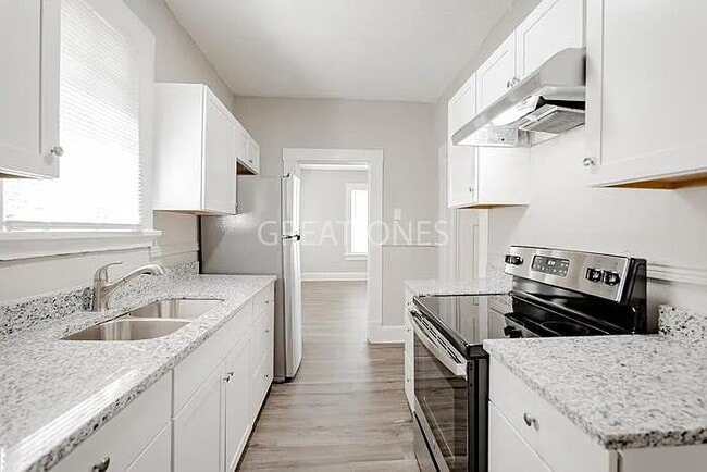 Building Photo - 2528 10th St