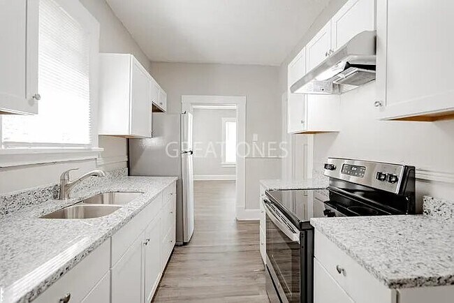 Foto del edificio - 2528 10th St