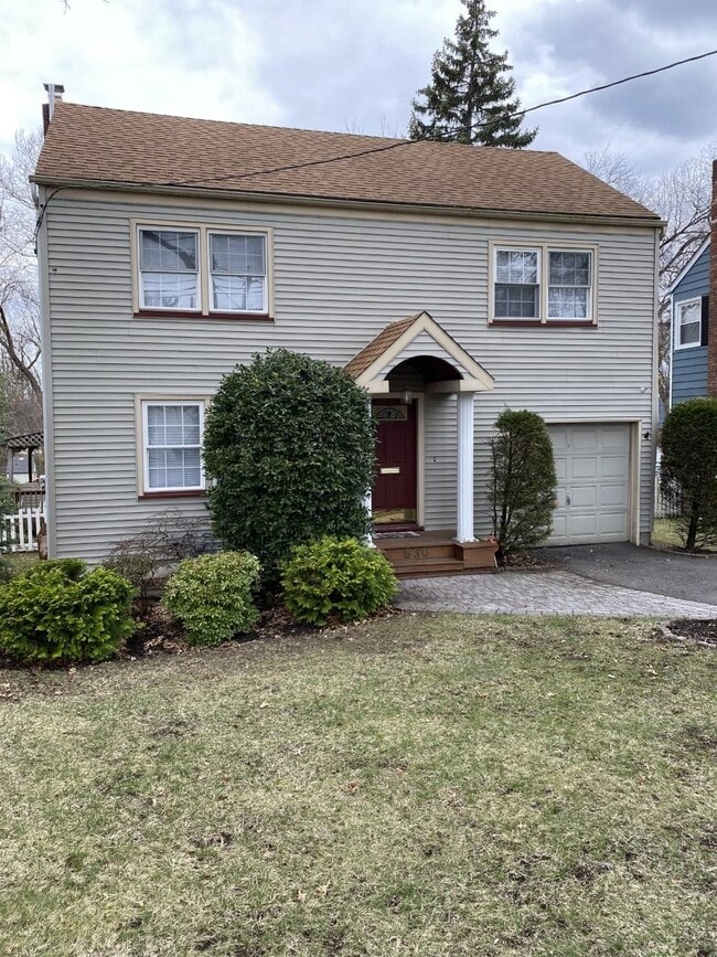 Building Photo - 530 E Passaic Ave