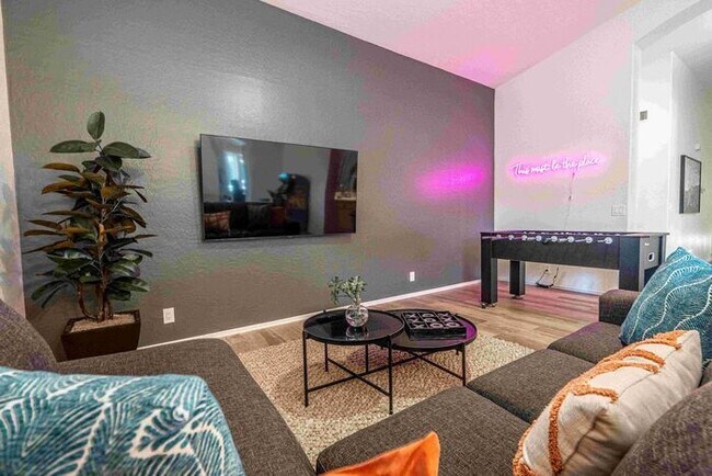 Building Photo - Fully Furnished 4 bedroom Home Scottsdale