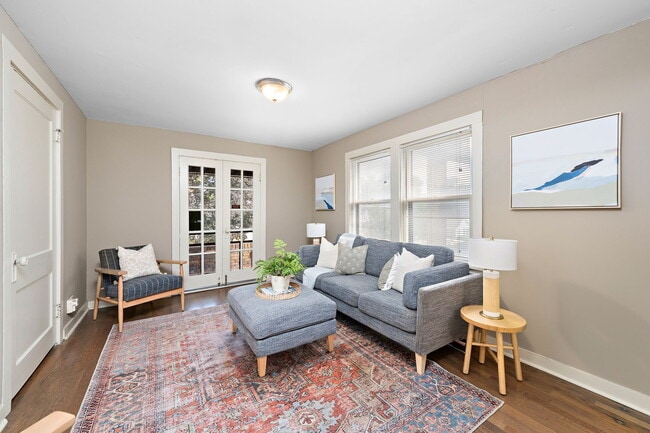 Building Photo - The Drake