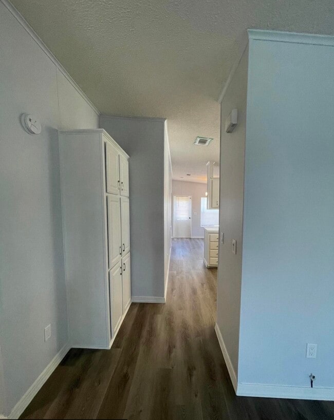 Foto del edificio - 8179 Sandwedge Terrace