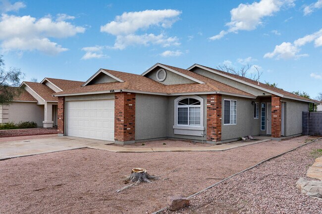 Building Photo - 444 S Luther