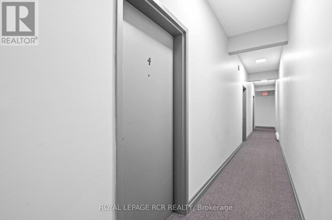 Building Photo - 56 Queen St N