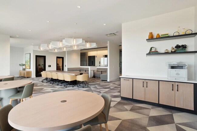 Foto del edificio - 4620 N Broadway St