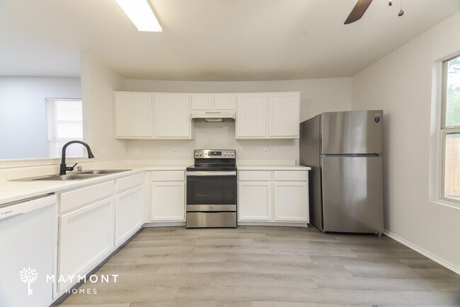 Foto del edificio - 4506 Courtside Dr