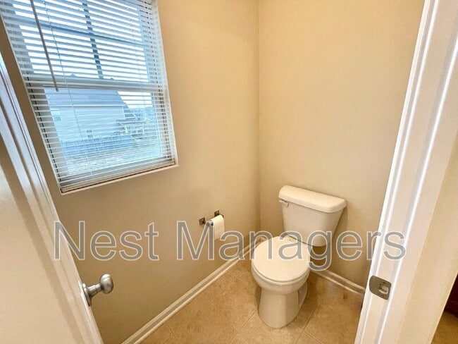 Foto del edificio - 311 Highgrove Dr
