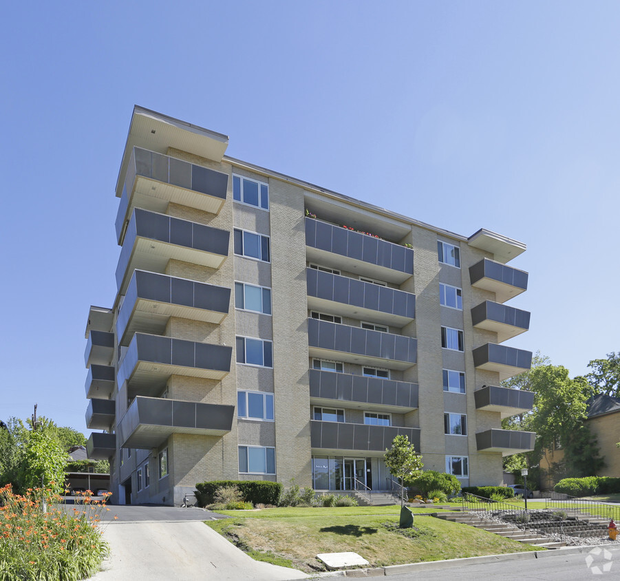 Building Photo - Northridge Heights Condominiums