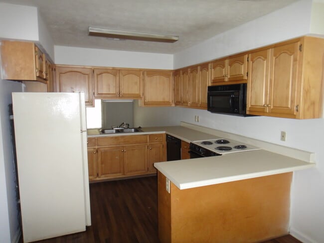 Building Photo - 3 Bedroom Duplex in Harmon Estates