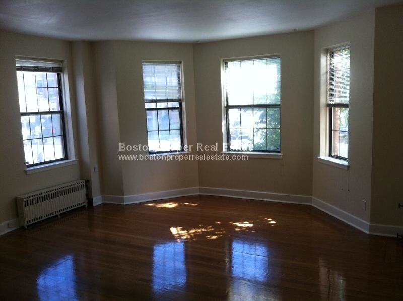 Primary Photo - 236 Beacon St