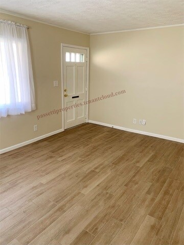 Foto del edificio - 909 E Emerson St