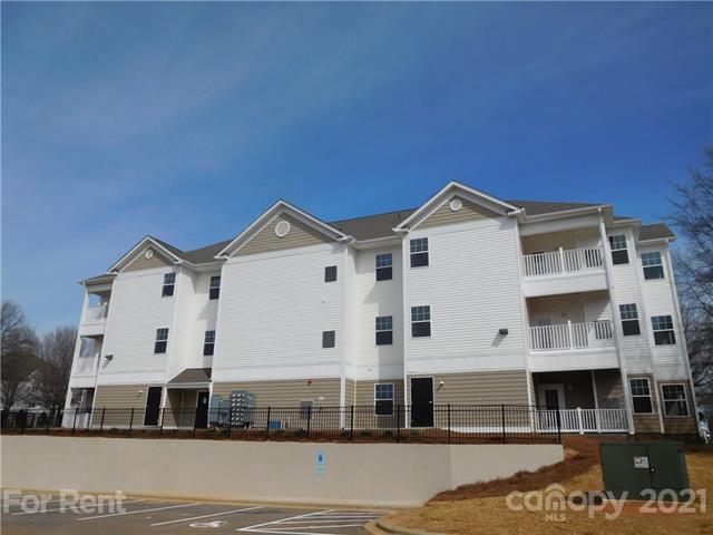 Building Photo - 17905 Delmas Dr