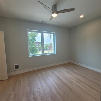 Foto del edificio - 6312 S Rhodes Ave