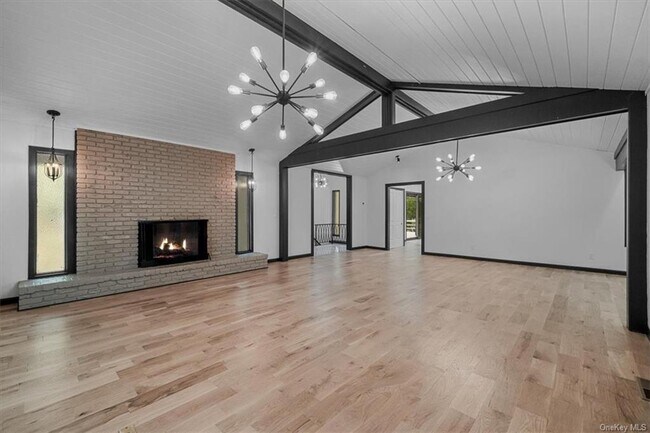 Building Photo - 7 Druid Ct