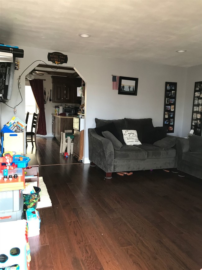 Building Photo - 2 br, 1.5 bath Townhome - 14 Cannongate iii