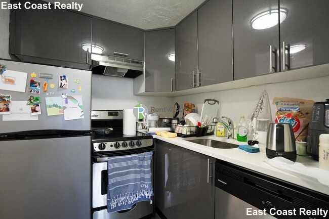 Building Photo - 14 Marion St