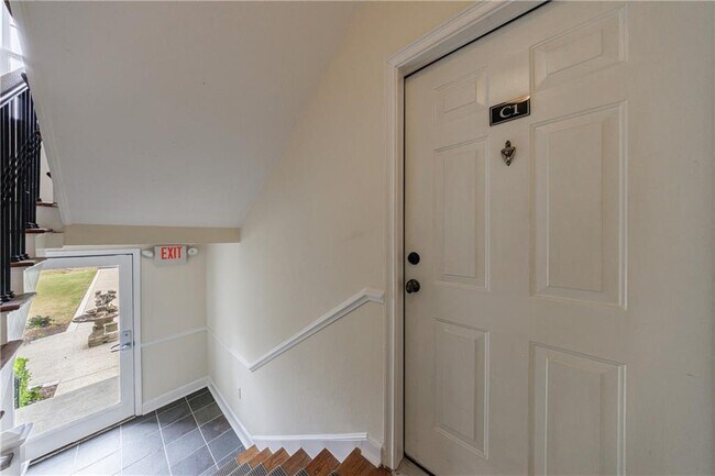 Foto del edificio - 115 Peachtree Memorial Dr NW