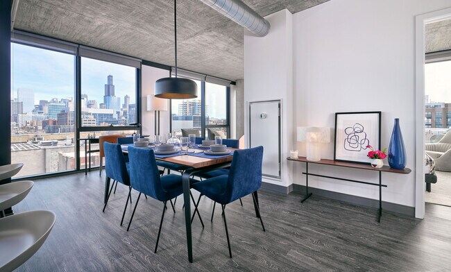 Foto del edificio - 1203 W Lake St