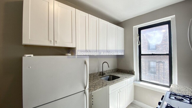 Building Photo - 108 Park Terrace East