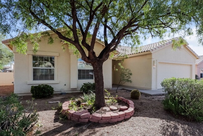 Building Photo - 10132 E Paseo San Bernardo