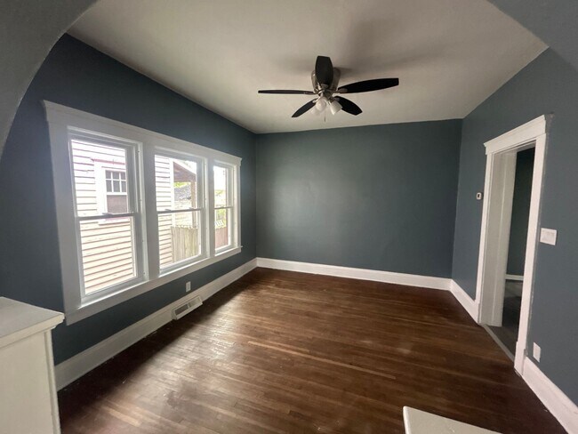 Foto del edificio - 3bd Single Elyria Section 8