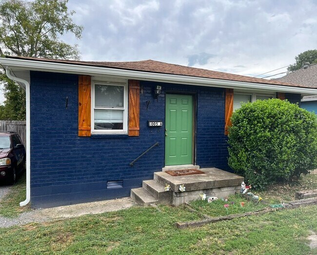 Building Photo - 1005 Maxwell Ave