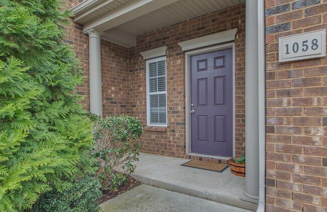 Building Photo - 1058 Ashmore Dr